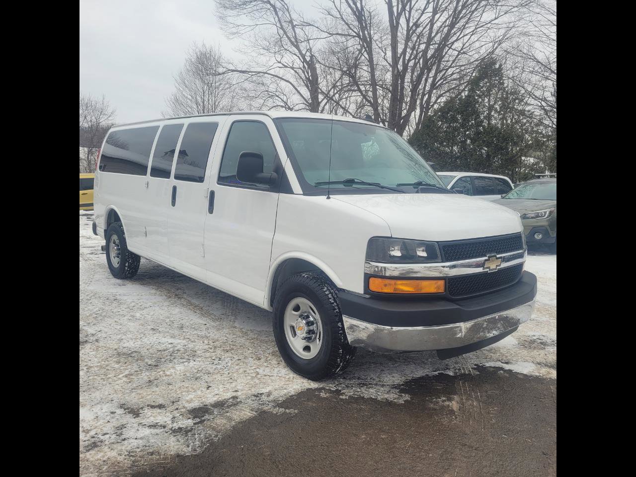 Used 2016 Chevrolet Express 3500 LT w/ LT Preferred Equipment Group image 2