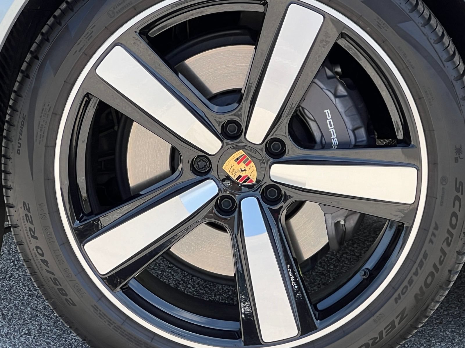 Certified 2024 Porsche Cayenne Coupe AWD/4WD image 13