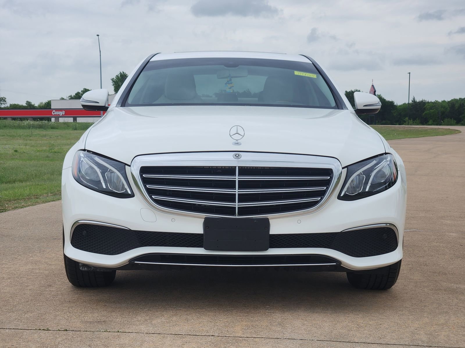 Used 2017 Mercedes-Benz E 300 4MATIC image 6