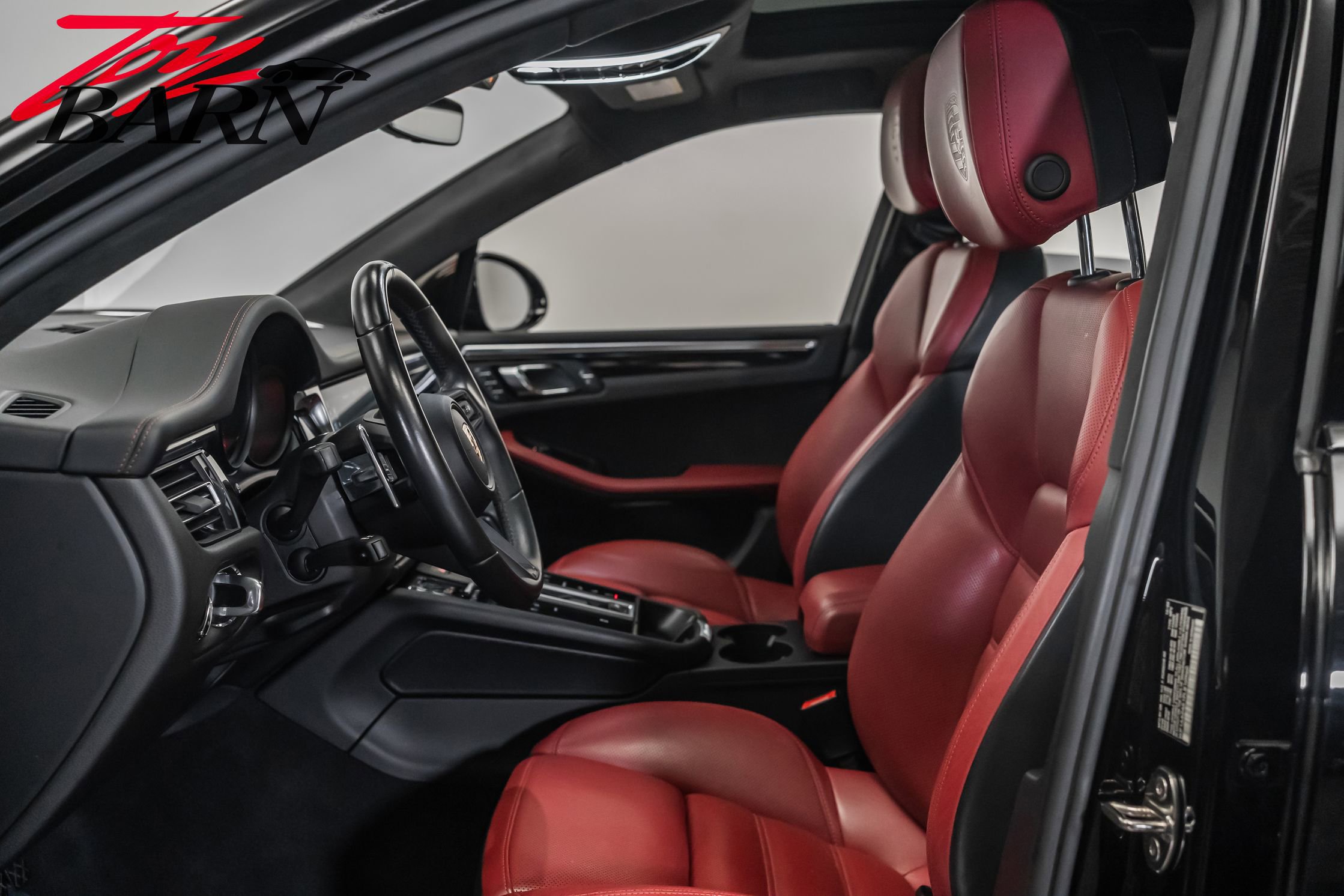 Used 2023 Porsche Macan image 22