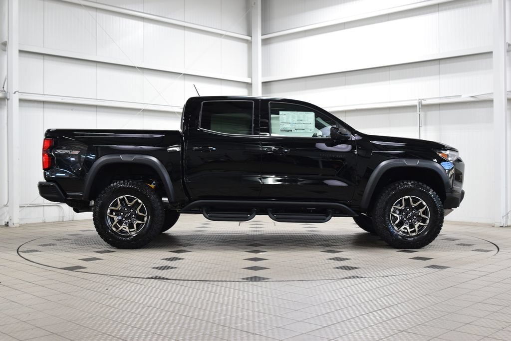 New 2026 Chevrolet Colorado ZR2 w/ Technology Package AWD/4WD image 9