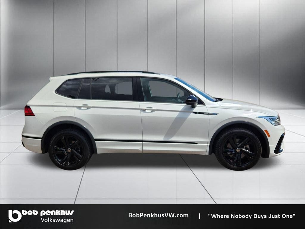 Used 2023 Volkswagen Tiguan SE R-Line AWD/4WD image 24