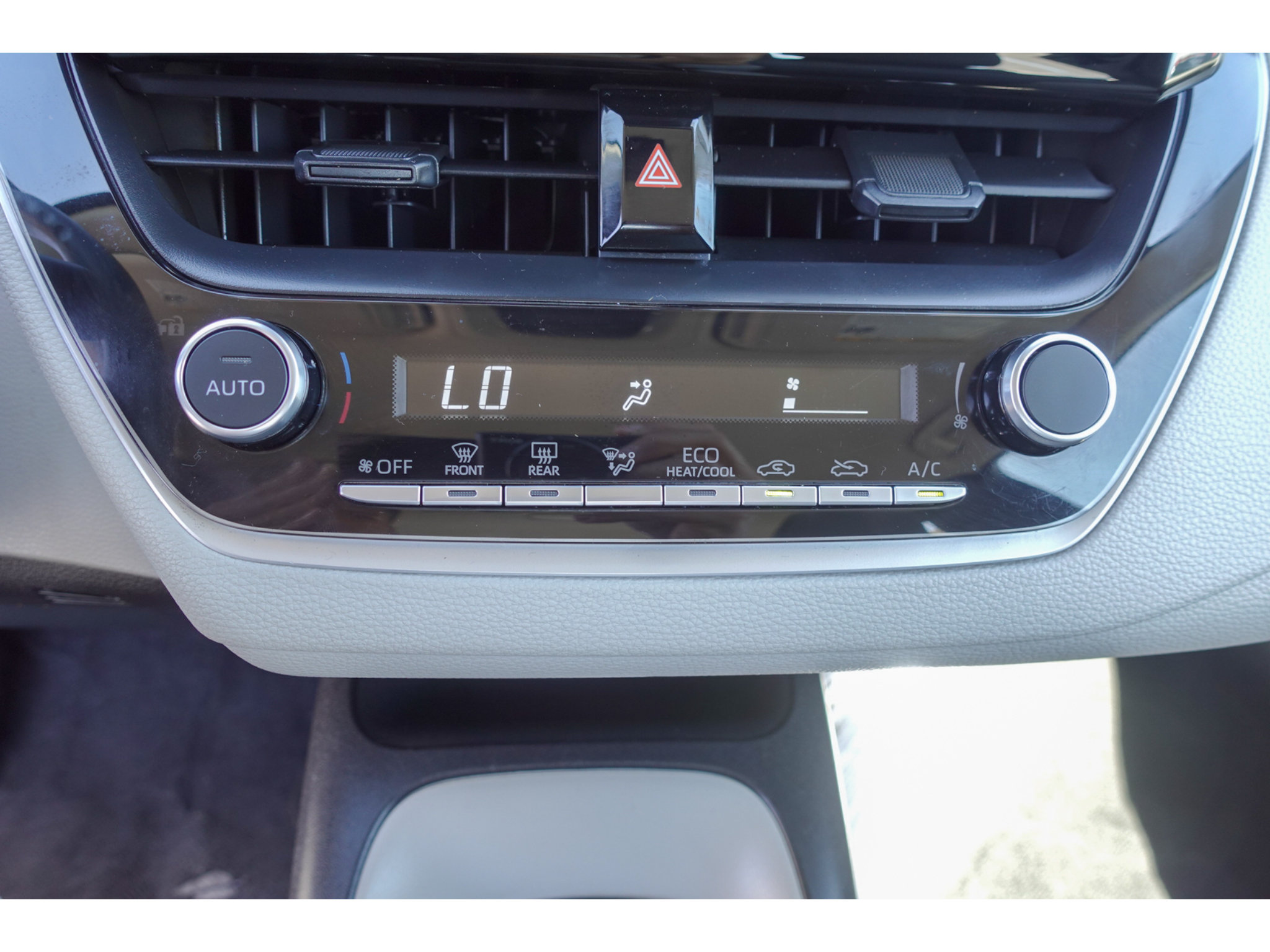 Used 2025 Toyota Corolla LE FWD image 17