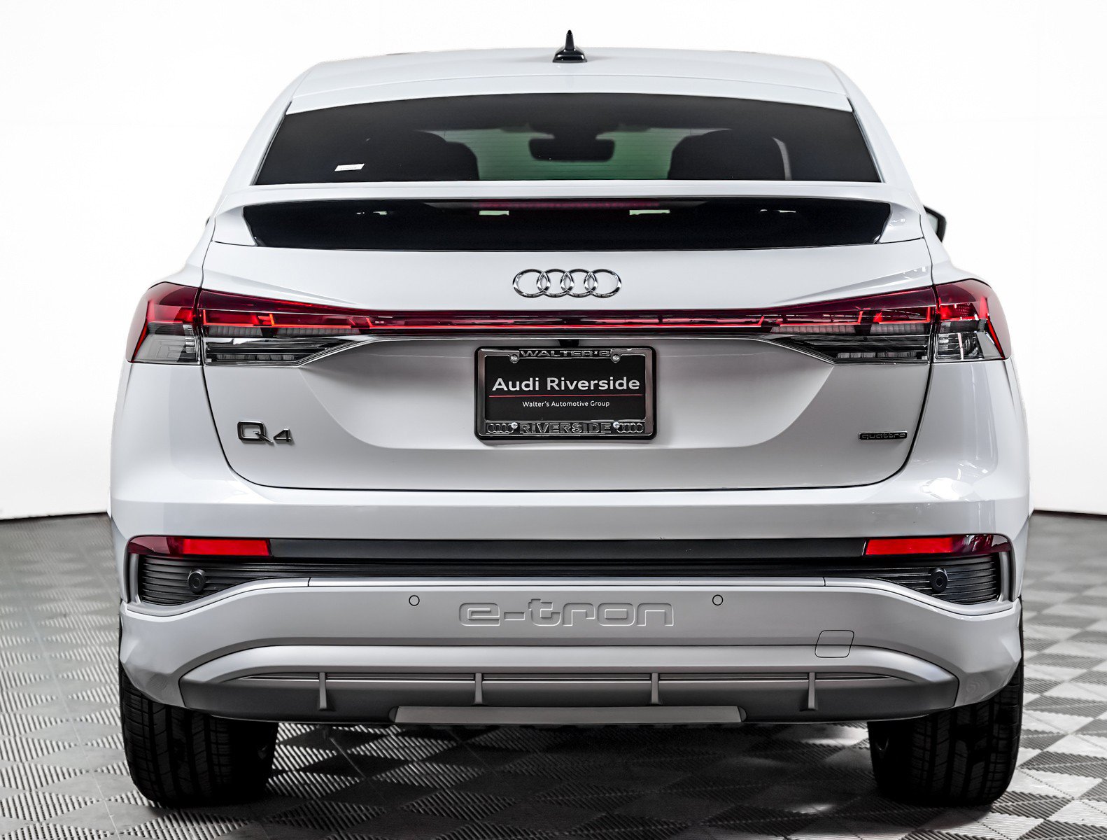 Used 2024 Audi Q4 e-tron Premium Plus w/ Premium Plus AWD/4WD image 7