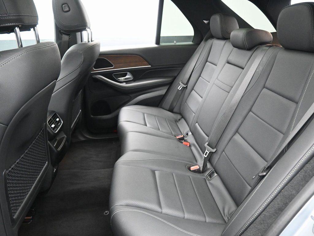 Used 2025 Mercedes-Benz GLE 450e GLE 450e w/ Winter Package image 33