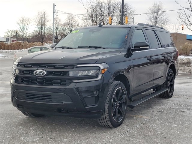Used 2022 Ford Expedition Max Limited image 3