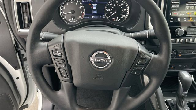 Used 2025 Nissan Frontier SV image 14