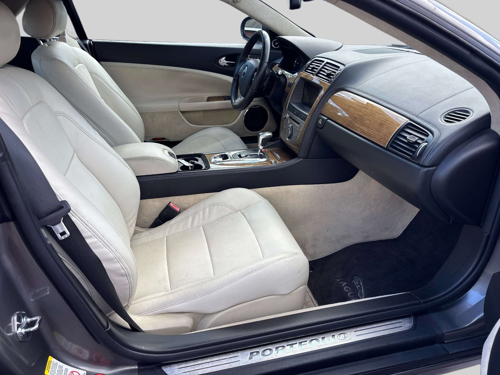 Used 2009 Jaguar XKR R RWD image 11