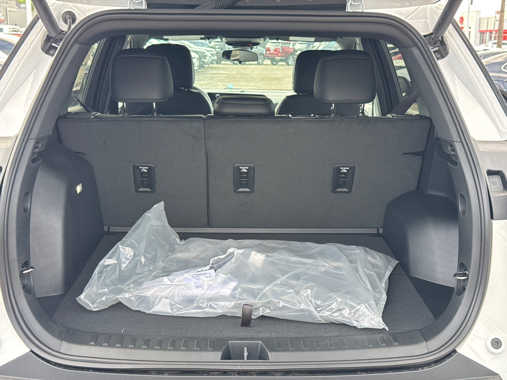 New 2027 Chevrolet Equinox LT w/ Convenience Package II FWD image 8