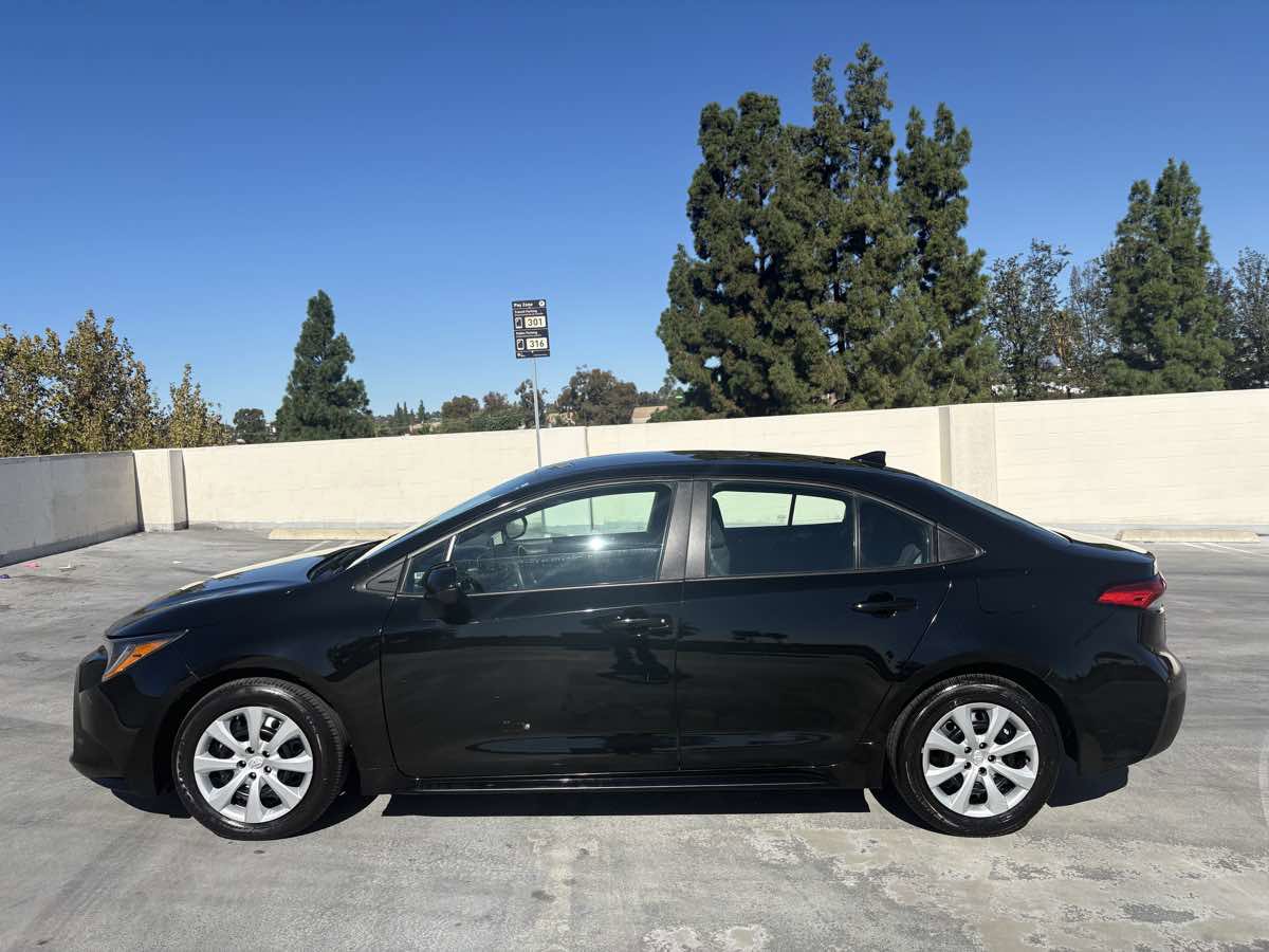 Used 2024 Toyota Corolla LE image 9