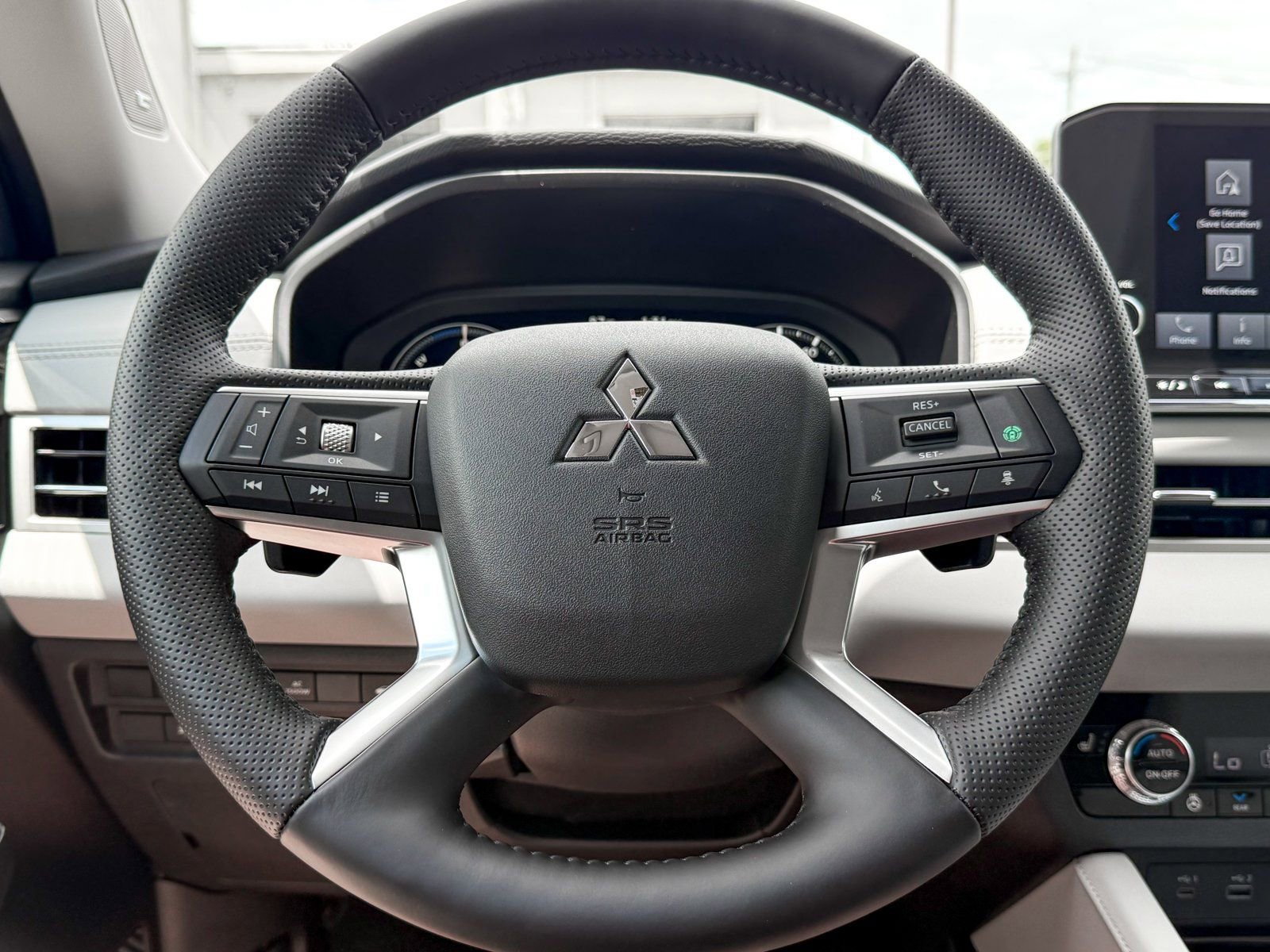 New 2025 Mitsubishi Outlander SEL image 45