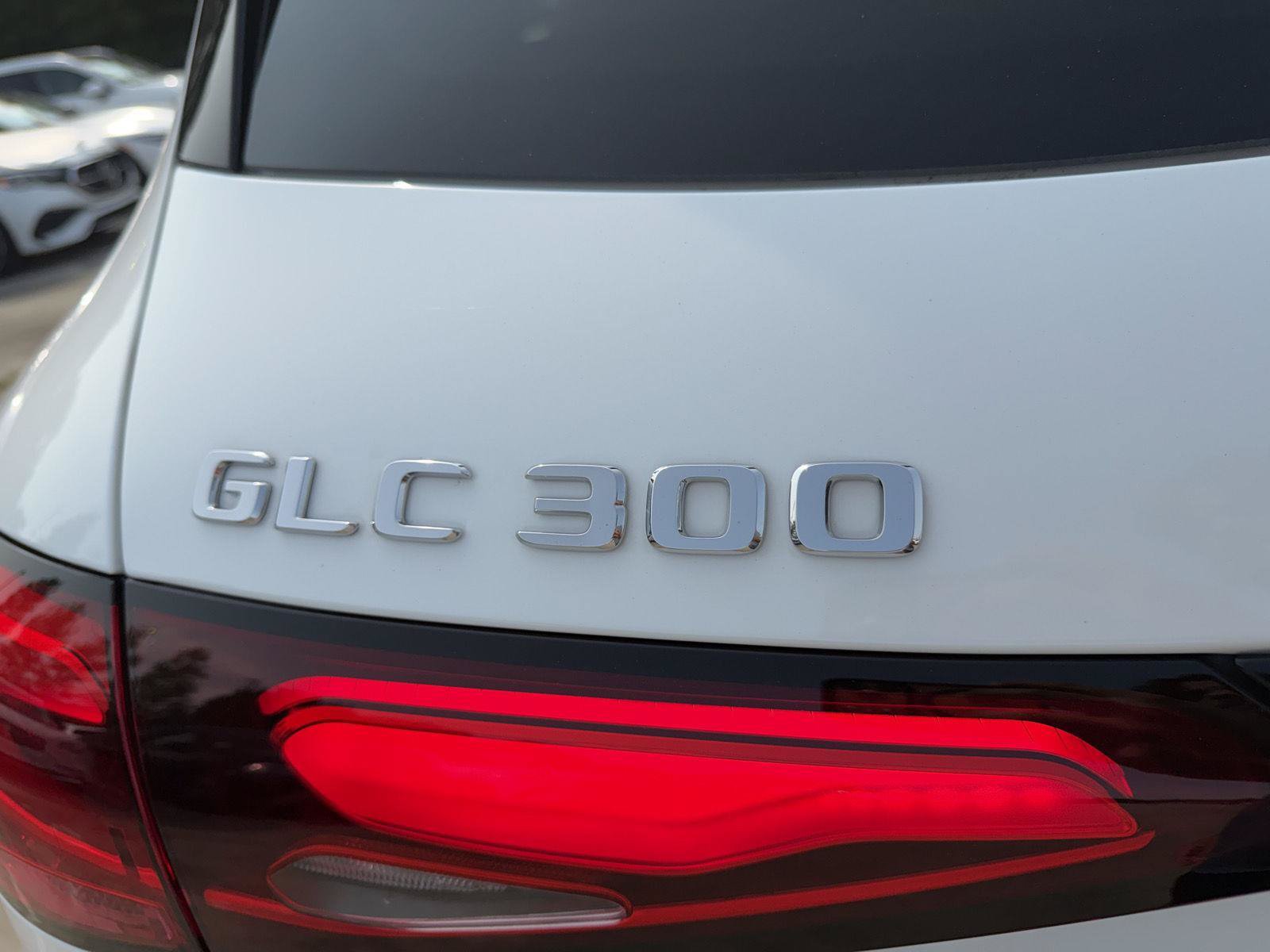 Used 2025 Mercedes-Benz GLC 300 4MATIC image 22