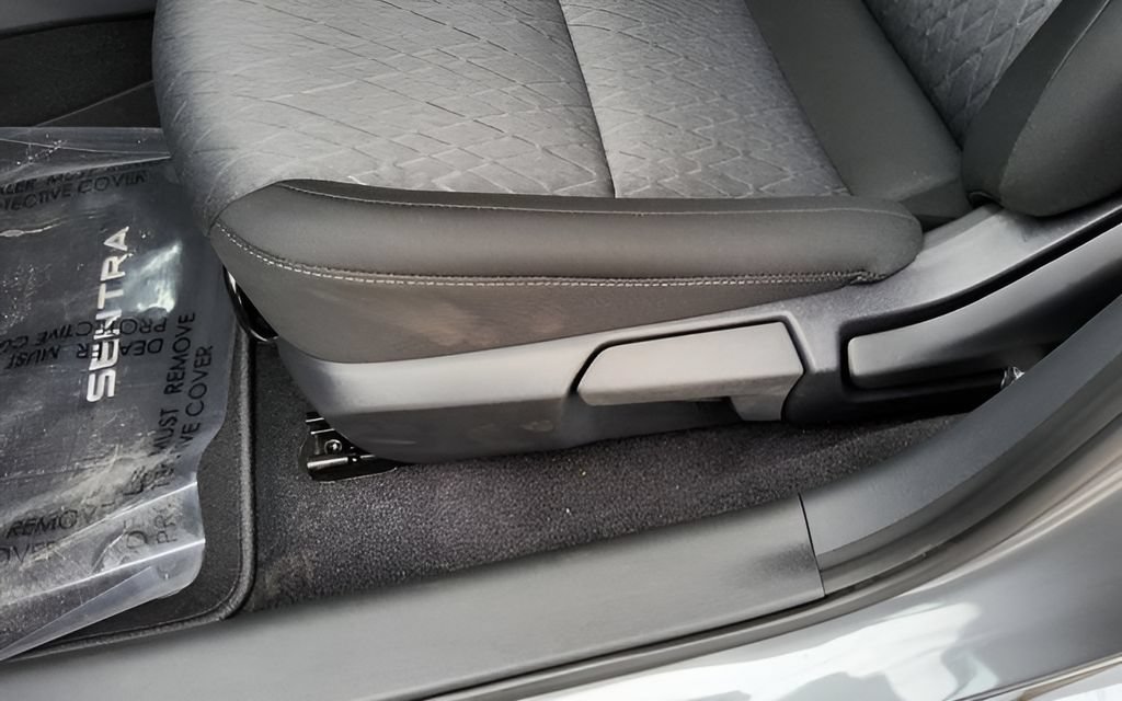 New 2026 Nissan Sentra SV w/ SV Convenience Package FWD image 20