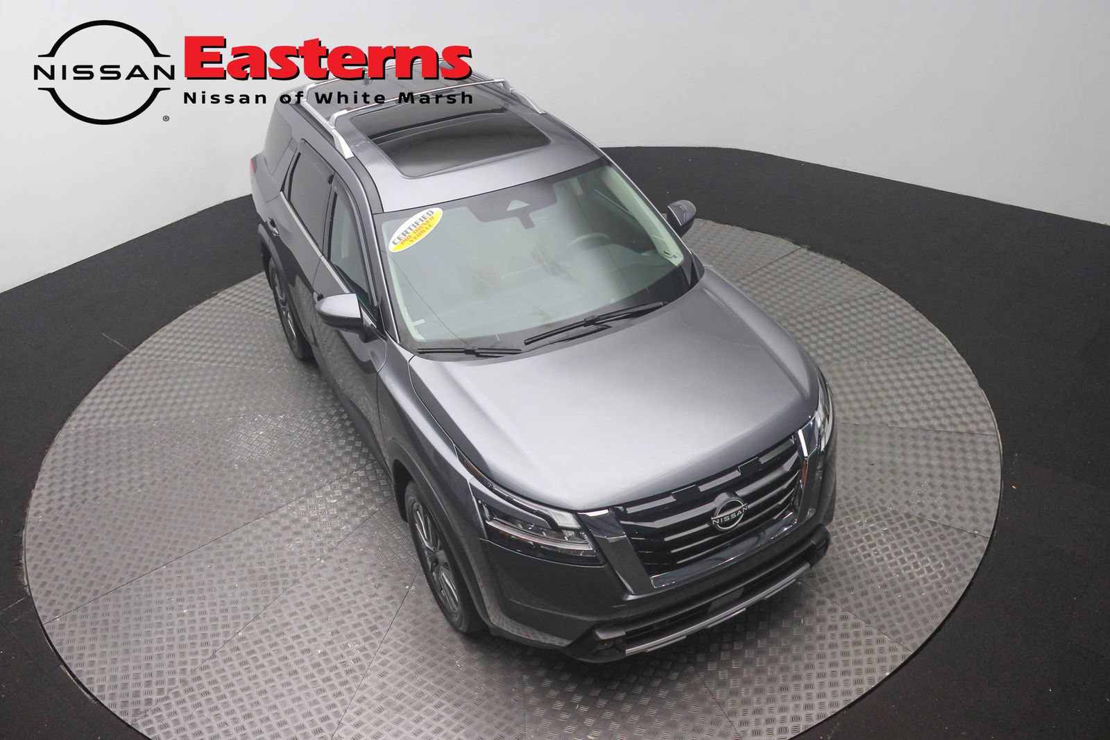 Used 2024 Nissan Pathfinder SL AWD/4WD image 3