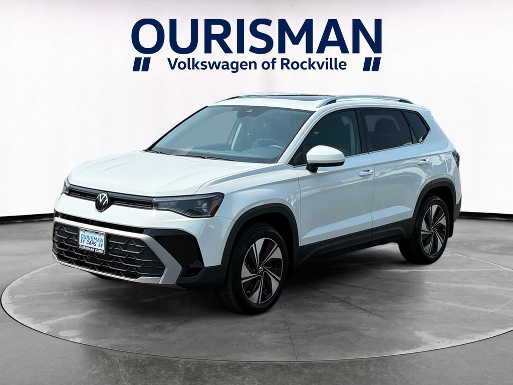 Used 2025 Volkswagen Taos SE w/ Panoramic Sunroof Package AWD/4WD image 2