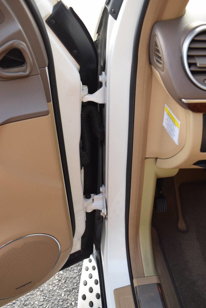 Used 2011 Mercedes-Benz GL 550 4MATIC image 28