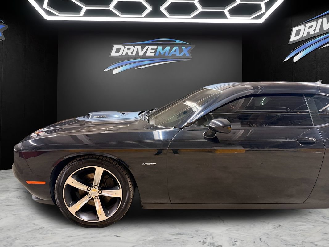 Used 2016 Dodge Challenger R/T Plus RWD image 9