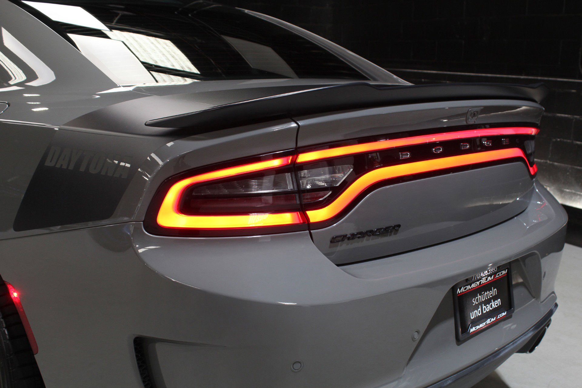 Used 2018 Dodge Charger R/T RWD image 15