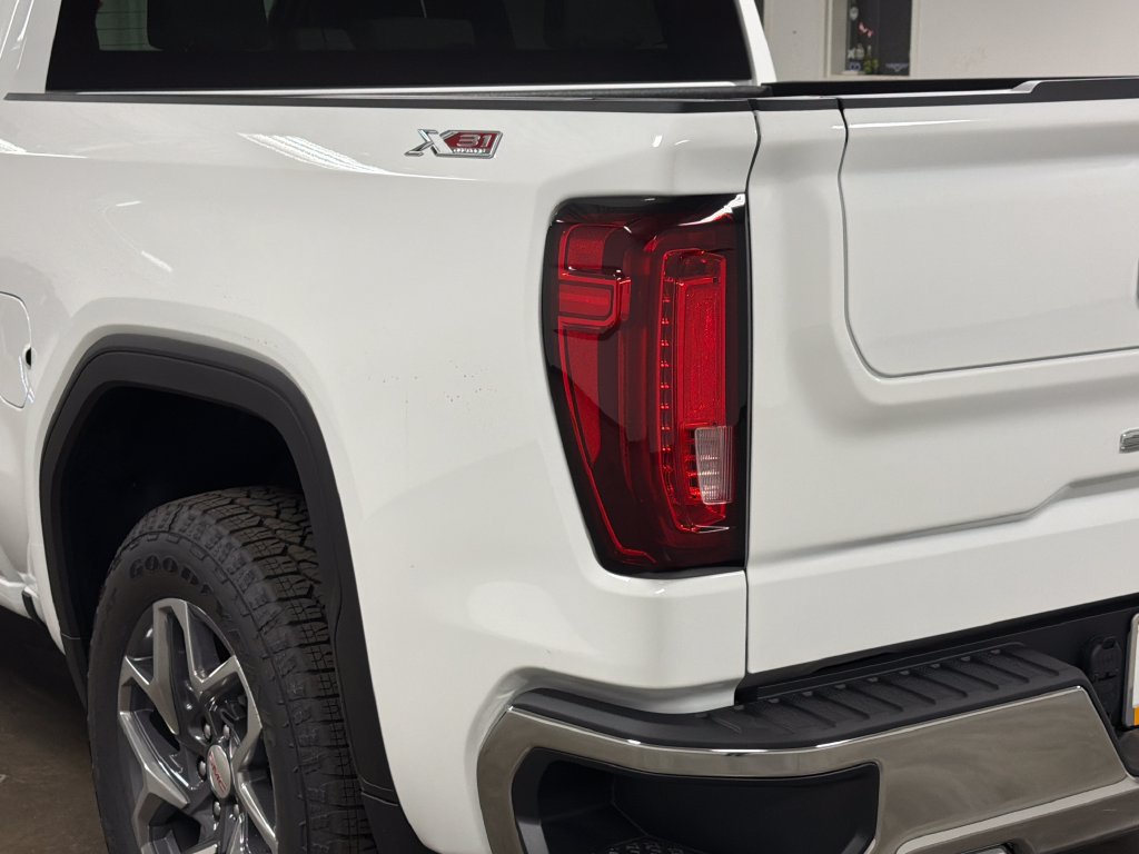New 2026 GMC Sierra 1500 SLT AWD/4WD image 14