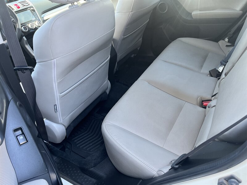 Used 2016 Subaru Forester 2.5i Limited AWD/4WD image 8