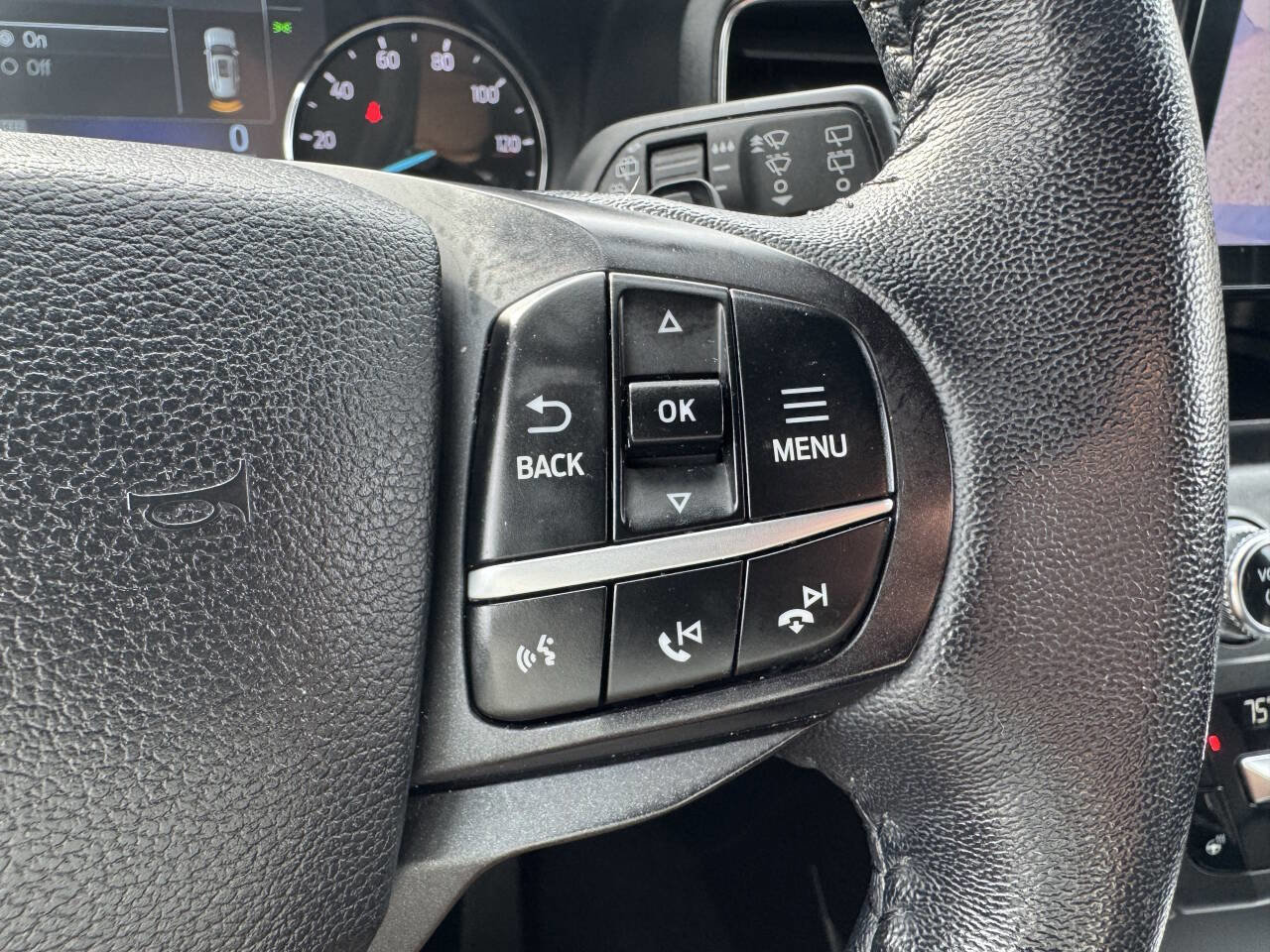 Used 2020 Ford Explorer XLT w/ Equipment Group 202A image 24