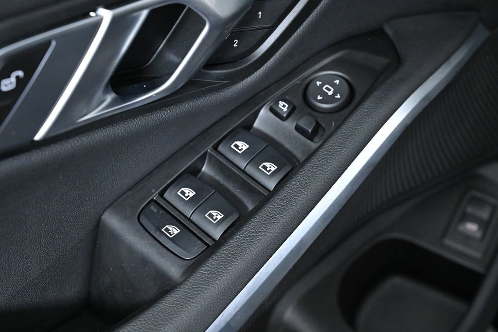 Used 2019 BMW 330i xDrive Sedan w/ Driving Assistance Package image 27