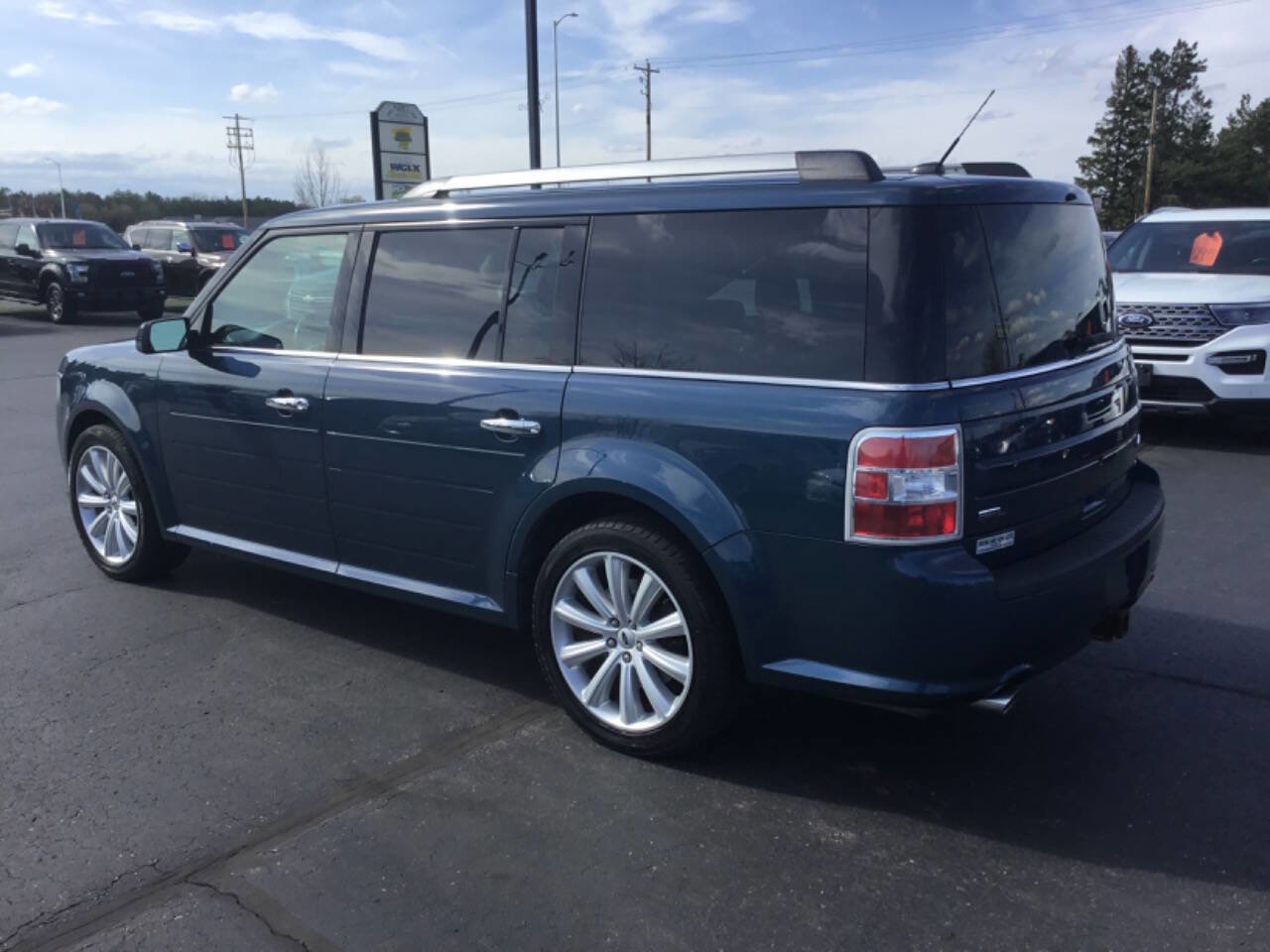Used 2016 Ford Flex SEL w/ Equipment Group 202A AWD/4WD image 3