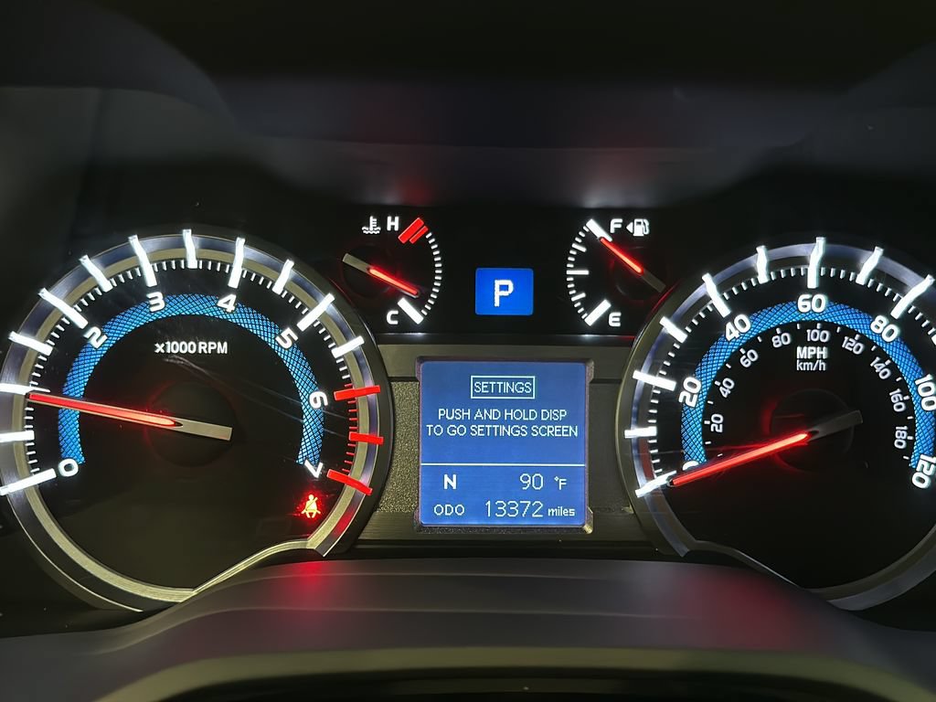 Used 2018 Toyota 4Runner SR5 AWD/4WD image 24