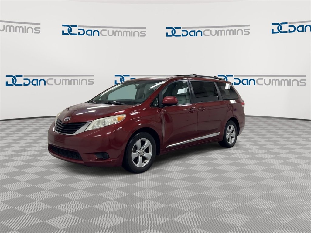 Used 2011 Toyota Sienna LE image 4