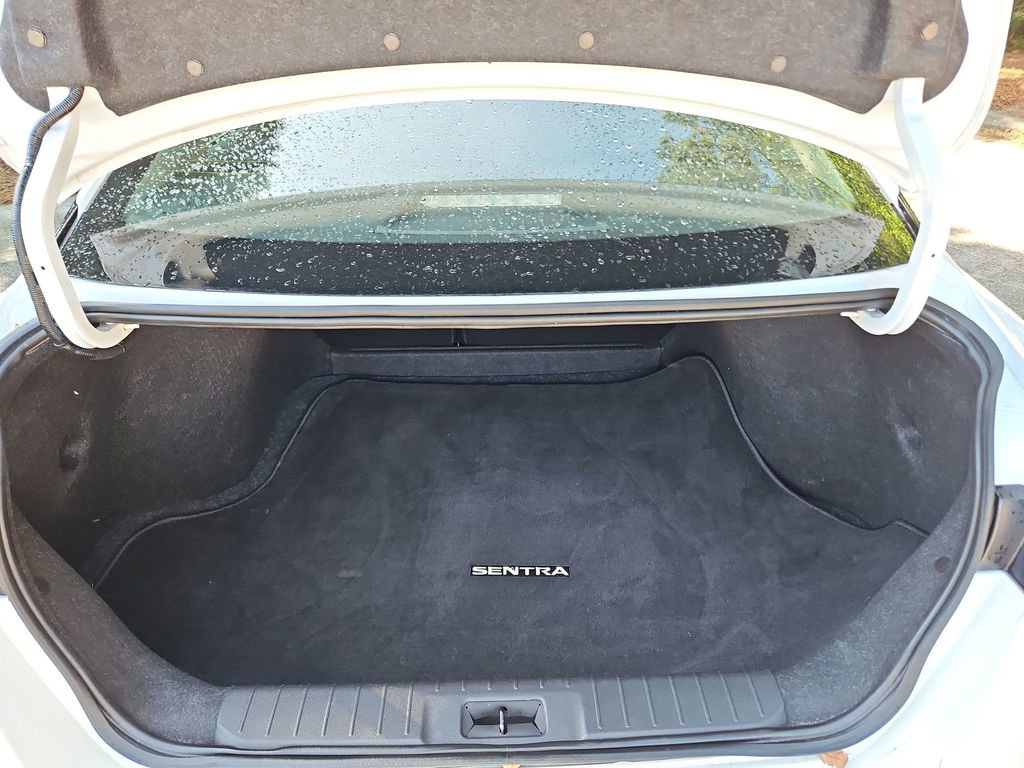 Used 2024 Nissan Sentra SV FWD image 28