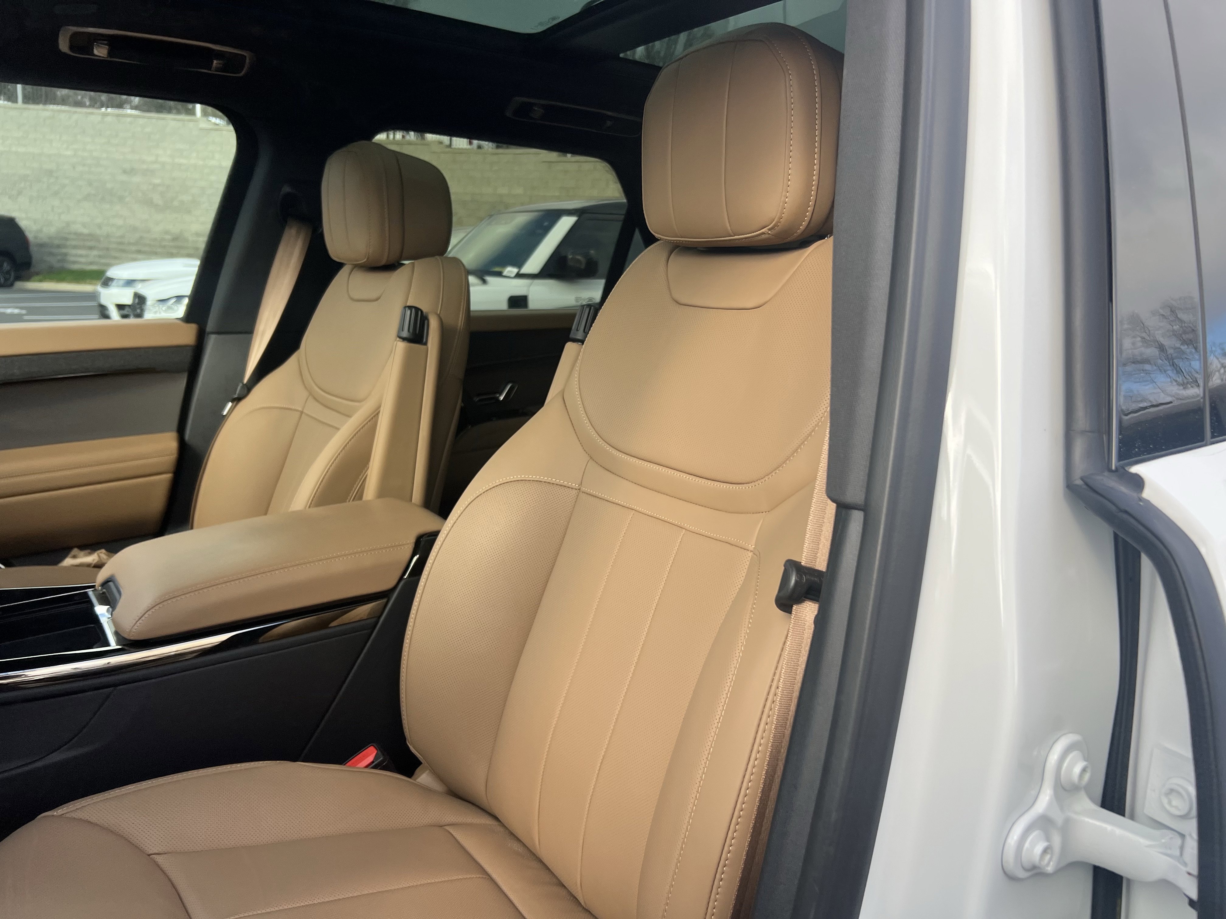 Certified 2025 Land Rover Range Rover Sport SE image 16