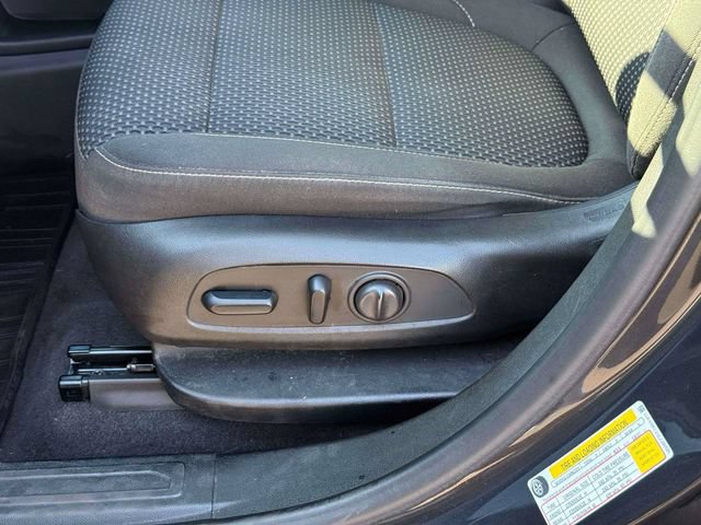 Used 2020 GMC Acadia SLE w/ Driver Convenience Package FWD image 20