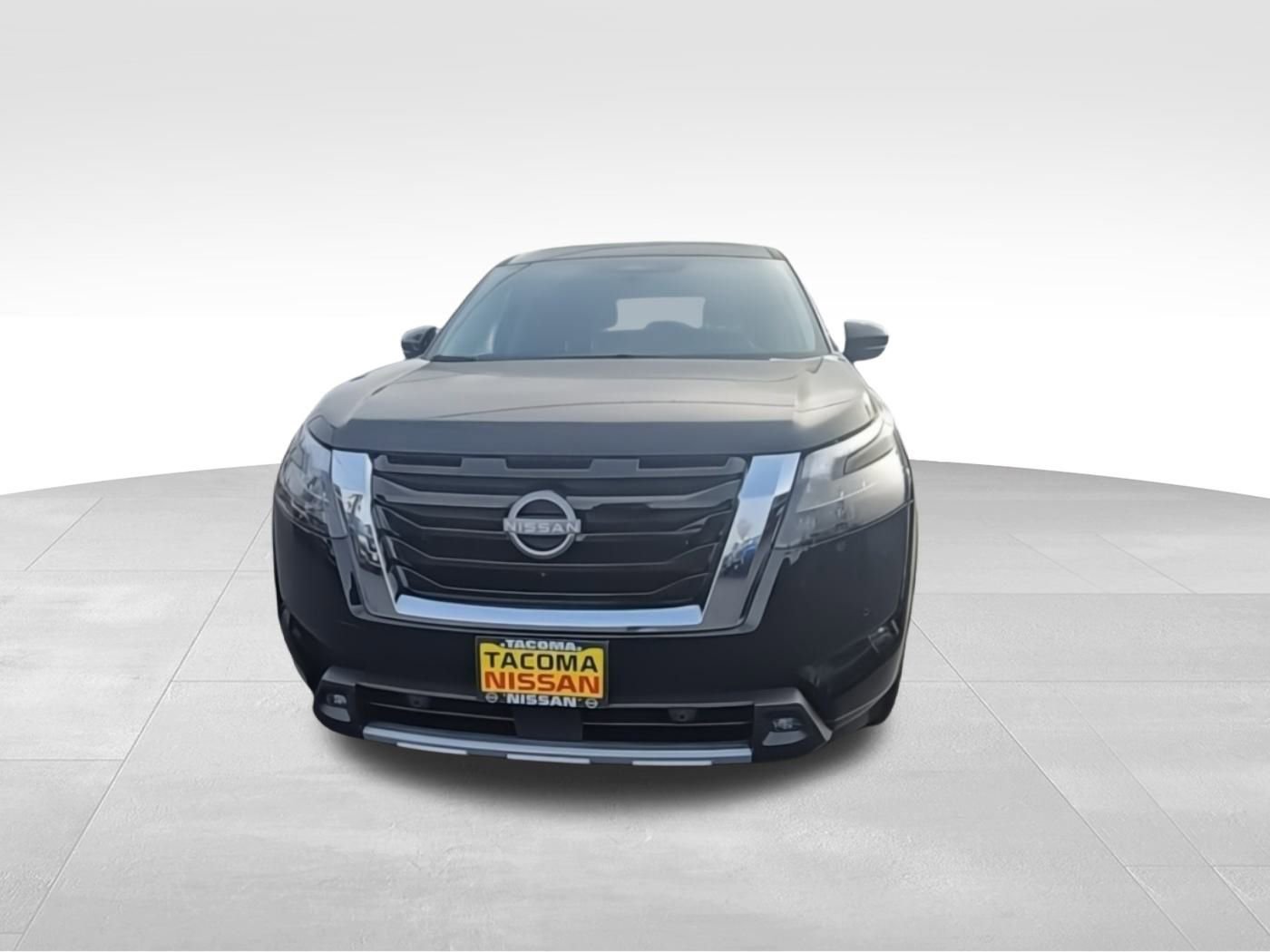 New 2025 Nissan Pathfinder Platinum image 3