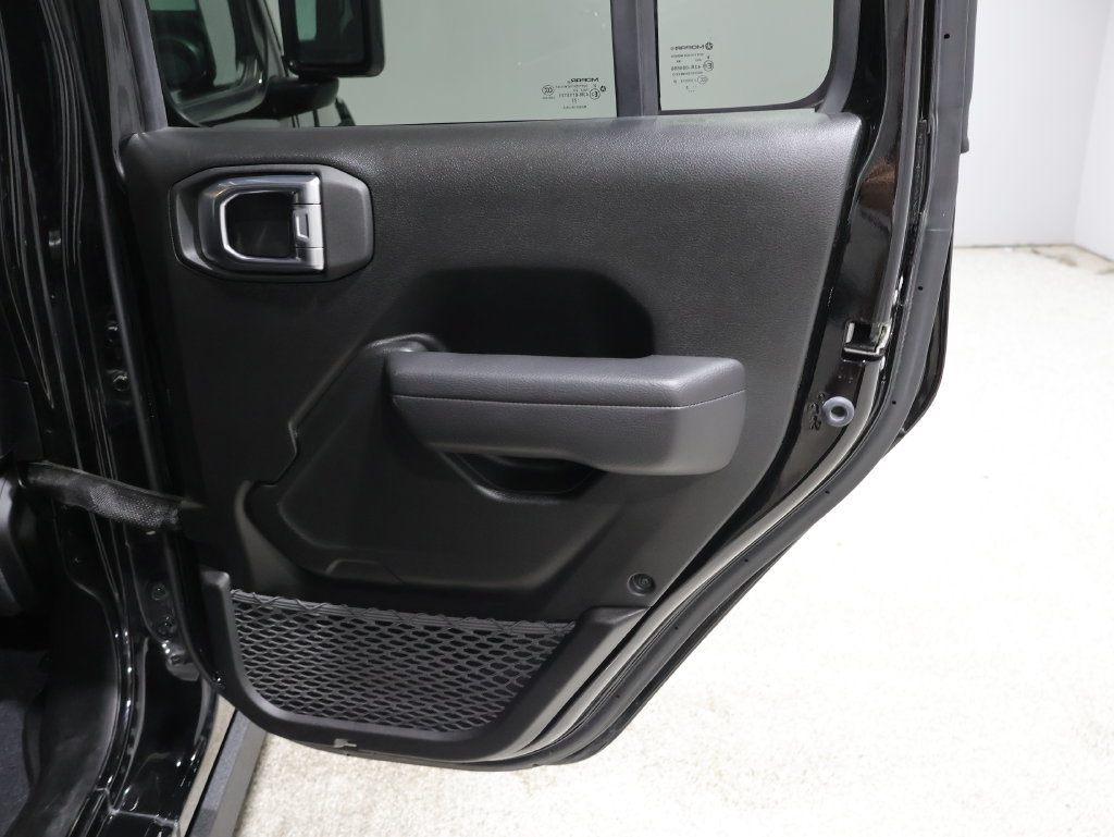 Used 2023 Jeep Gladiator Sport AWD/4WD image 19