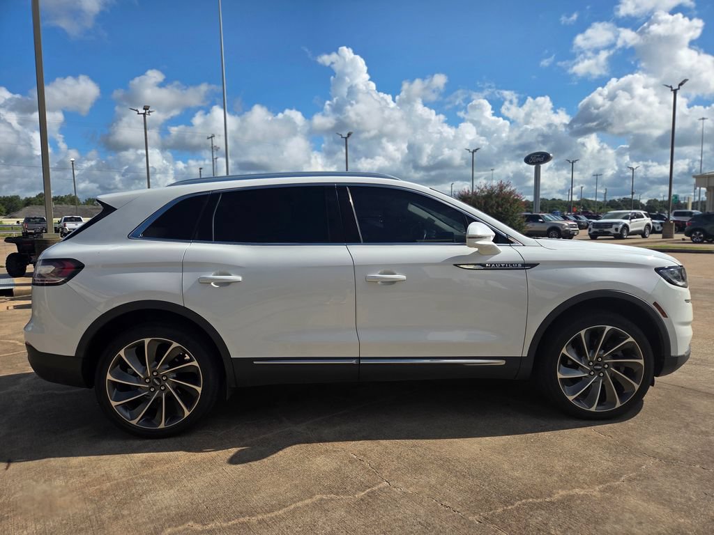 Used 2022 Lincoln Nautilus Reserve w/ Luxury Package FWD image 4
