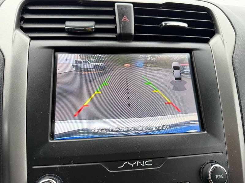 Used 2020 Ford Fusion SE image 21