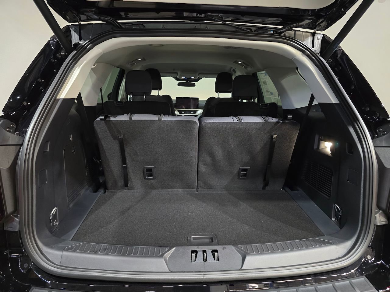 New 2026 Ford Explorer Active image 12