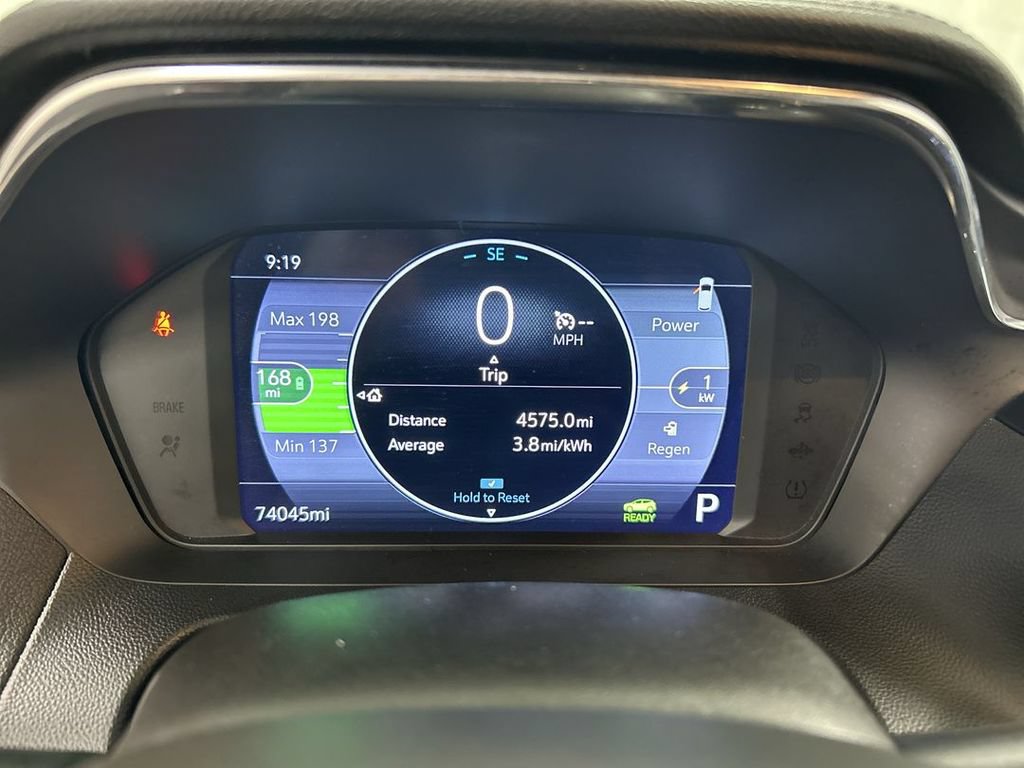 Used 2022 Chevrolet Bolt EUV LT w/ Convenience Package FWD image 13