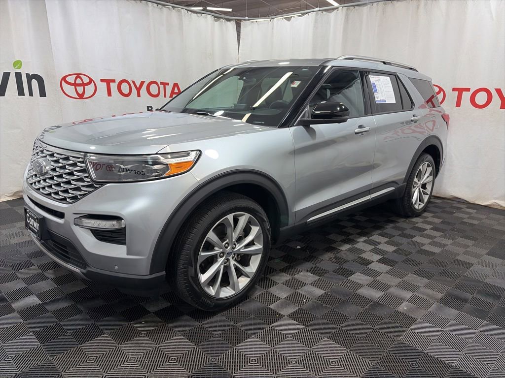 Used 2023 Ford Explorer Platinum w/ Technology Package AWD/4WD image 4