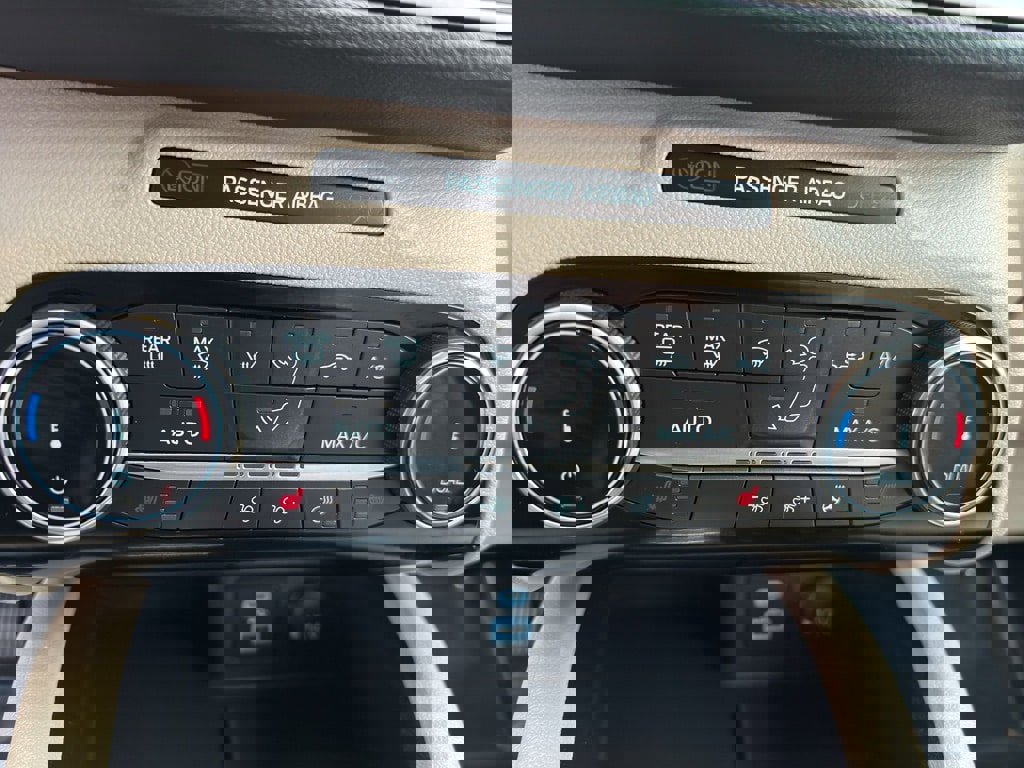 Used 2022 Ford Escape SE w/ Convenience Package image 16