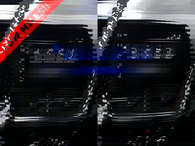 Used 2025 Chevrolet Trax RS w/ Sunroof Package image 13