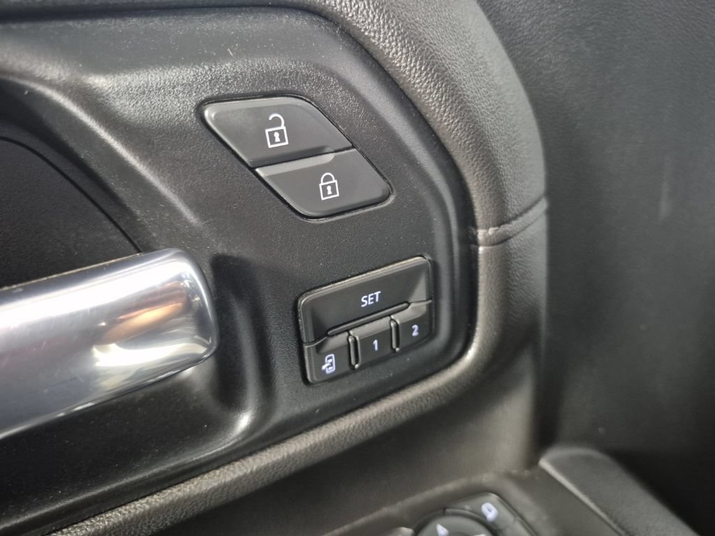 Used 2020 Chevrolet Silverado 2500 LTZ w/ LTZ Convenience Package AWD/4WD image 9