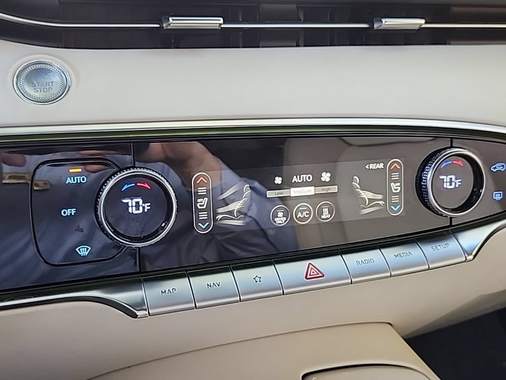 Used 2023 Genesis Electrified GV70 AWD/4WD image 20