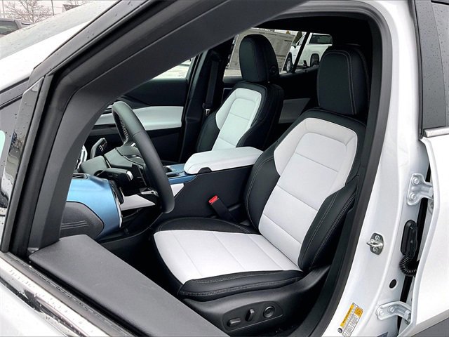 New 2026 Chevrolet Equinox EV LT image 9
