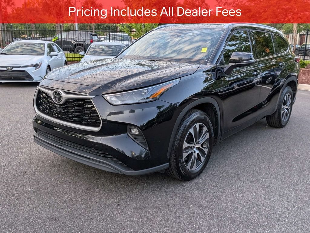 Used 2022 Toyota Highlander XLE FWD image 9