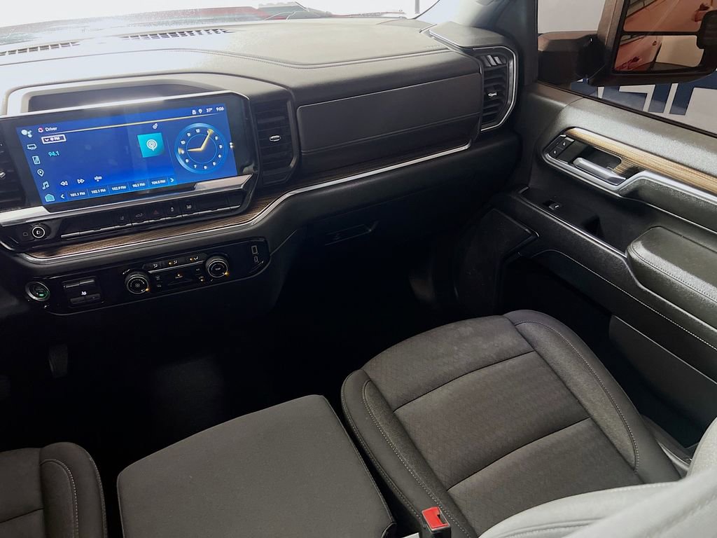 Used 2024 Chevrolet Silverado 2500 LT w/ Snow Plow Prep/Camper Package image 27