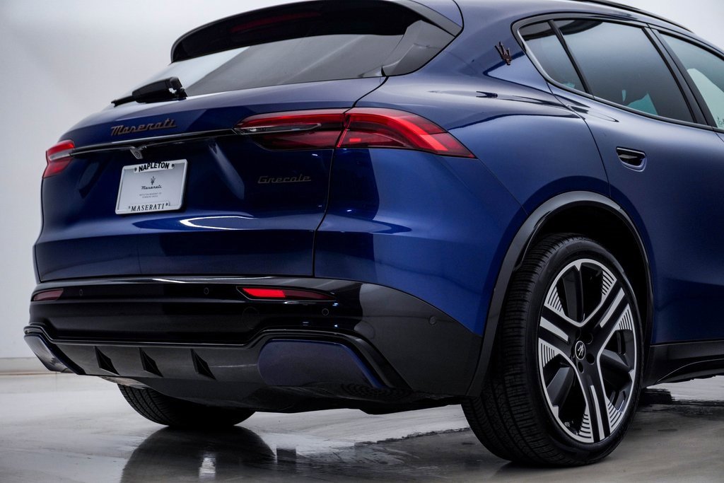 Certified 2025 Maserati Grecale Folgore image 12