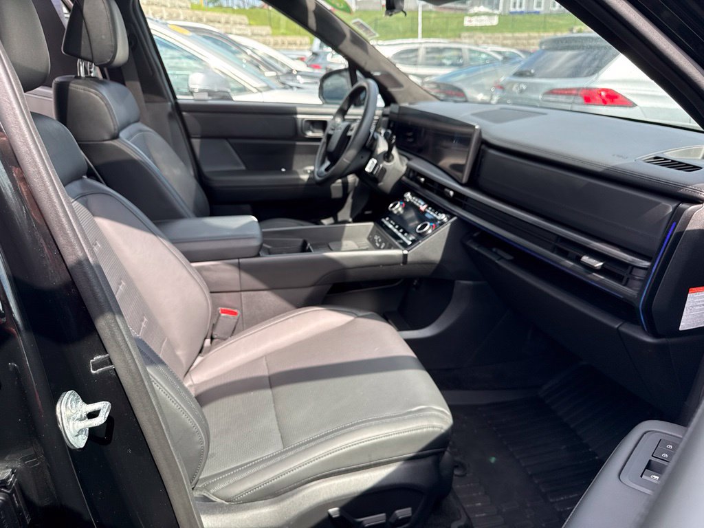 Used 2025 Hyundai Santa Fe Calligraphy AWD/4WD image 25