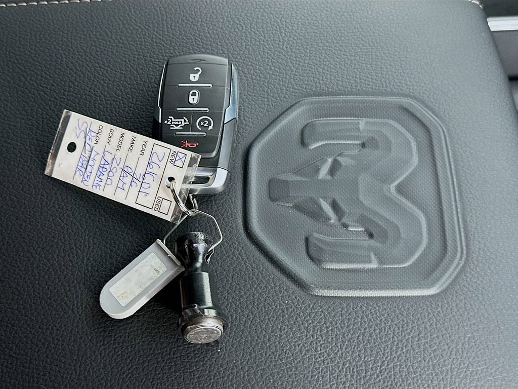 New 2026 RAM 2500 Laramie AWD/4WD image 19
