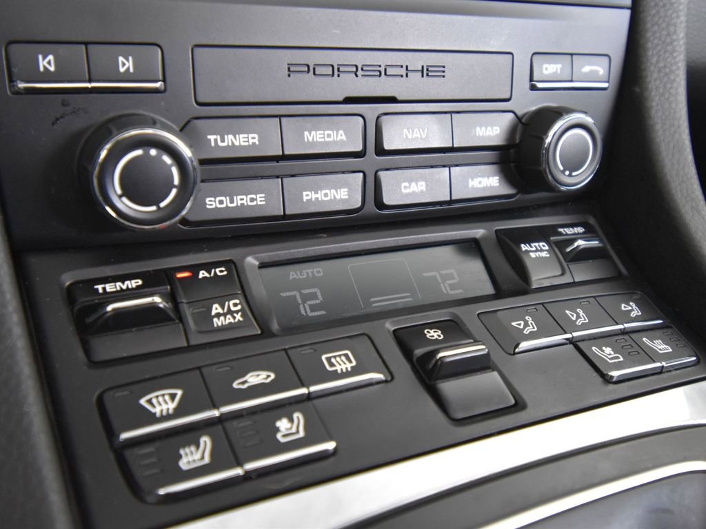 Used 2025 Porsche 718 Boxster image 35